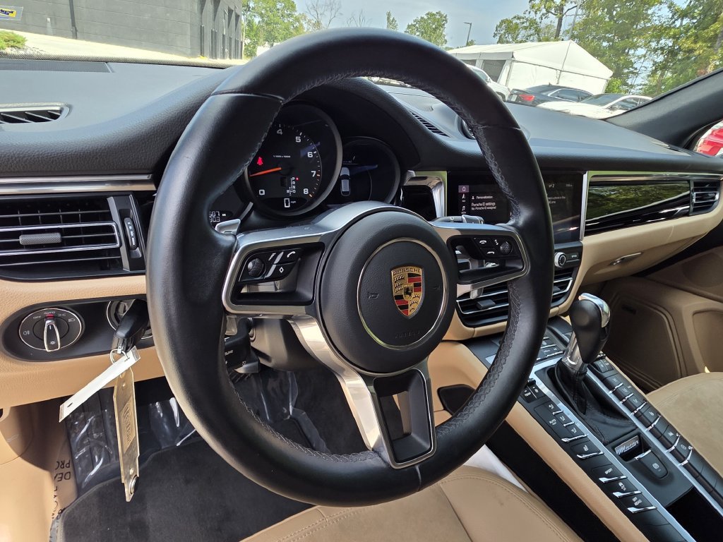 Certified 2021 Porsche Macan AWD/4WD image 12