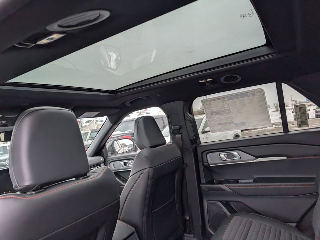 New 2026 Ford Explorer ST-Line w/ ST-Line Street Pack image 44