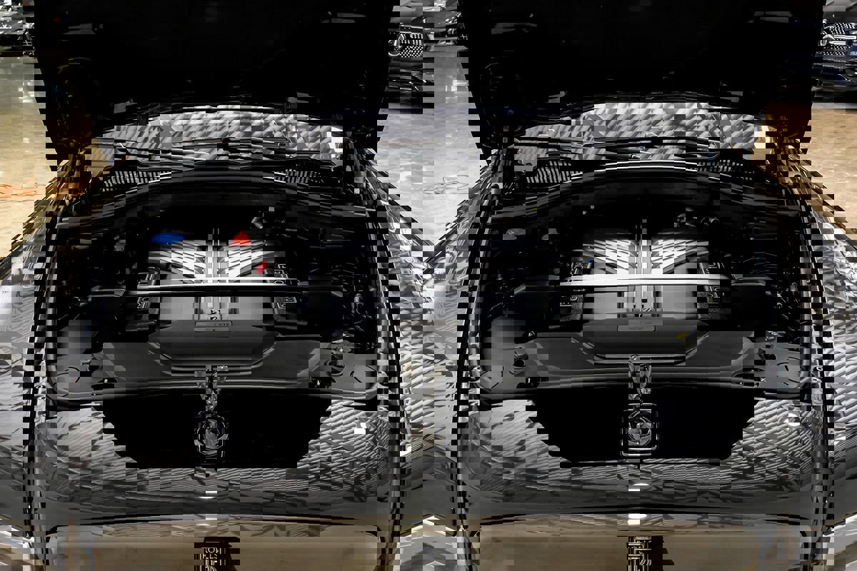 Used 2022 Rolls-Royce Cullinan Black Badge w/ Dark Exterior Package image 58