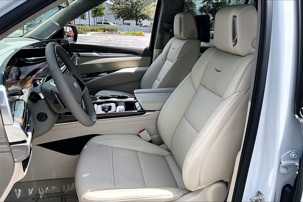 New 2026 Cadillac Escalade Platinum Luxury w/ LPO, Radiant Package AWD/4WD image 12