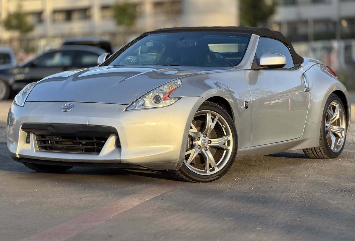 Used 2011 Nissan 370Z Touring w/ Sport Pkg image 1