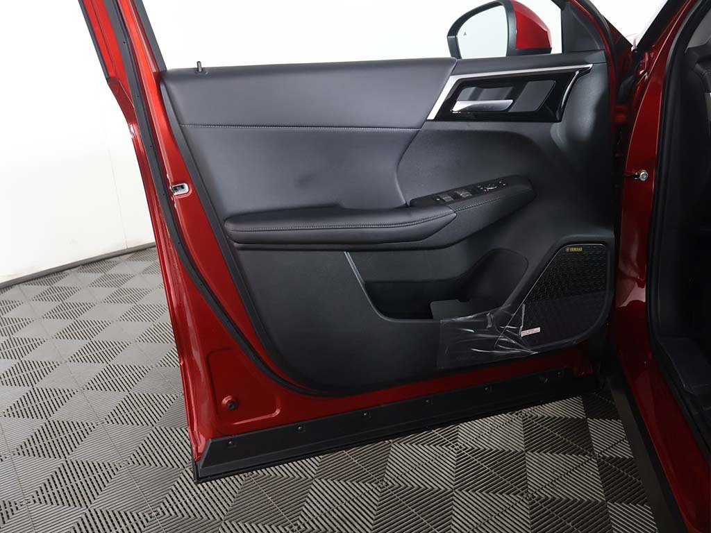 New 2025 Mitsubishi Outlander SE image 27