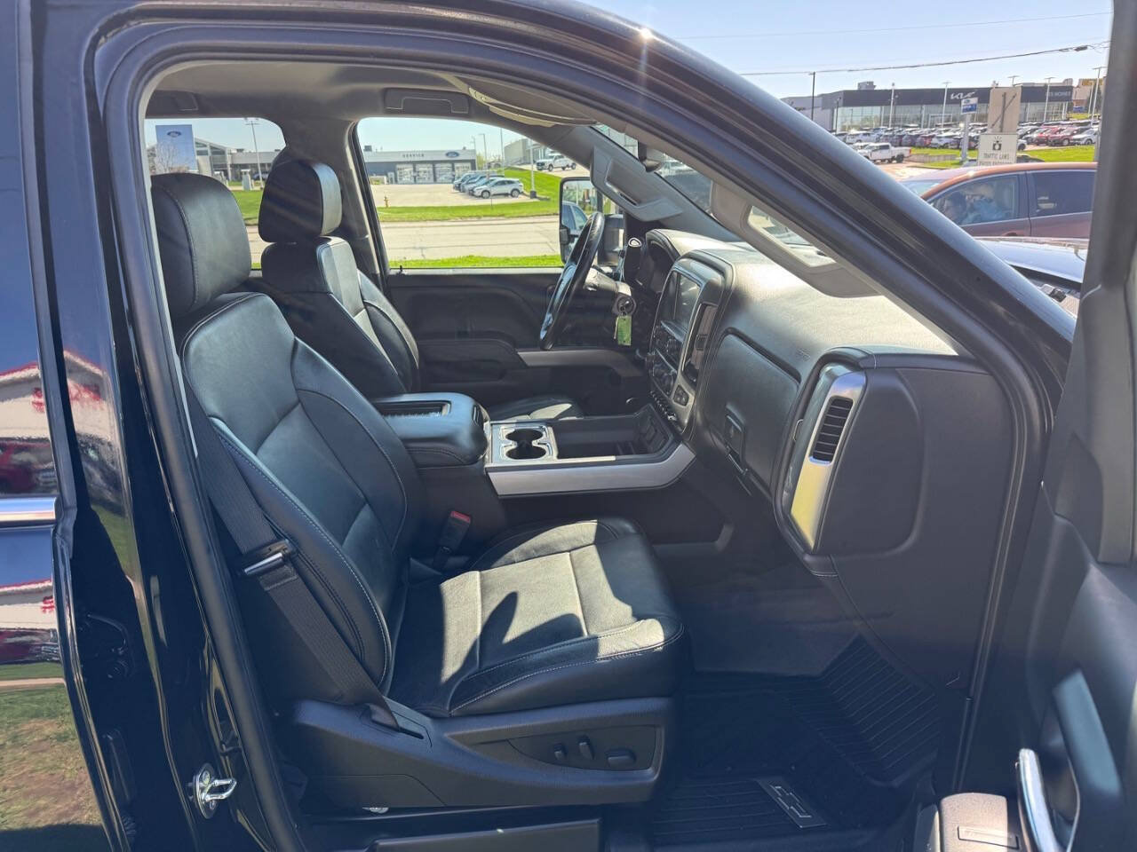 Used 2019 Chevrolet Silverado 2500 LTZ w/ Duramax Plus Package AWD/4WD image 14