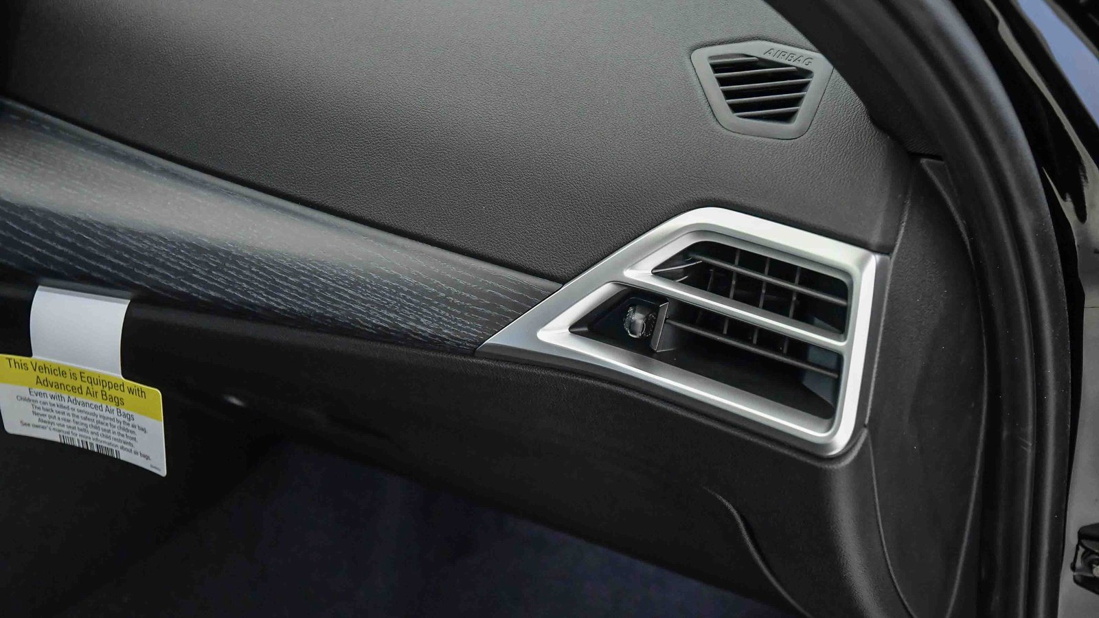 New 2026 BMW 330i Sedan w/ M Sport Package image 17