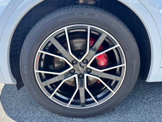 Certified 2024 Audi SQ5 Premium Plus w/ Premium Plus Package AWD/4WD image 16