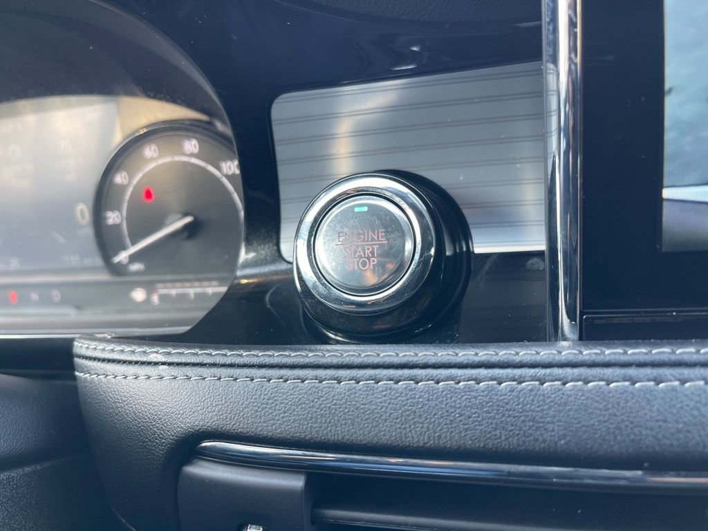 Used 2022 Lincoln Corsair AWD w/ Equipment Group 101A image 12