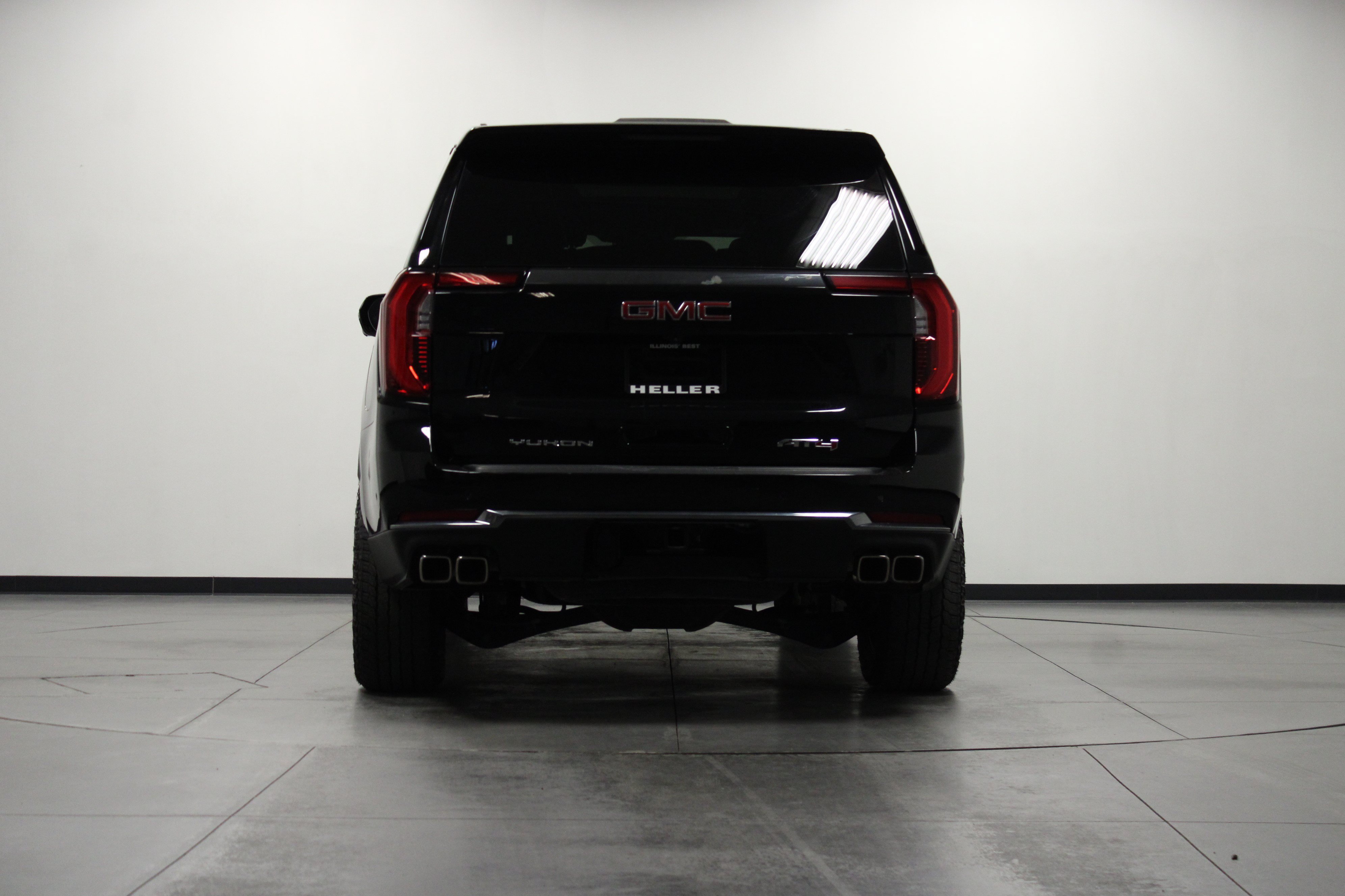 Used 2025 GMC Yukon AT4 AWD/4WD image 5