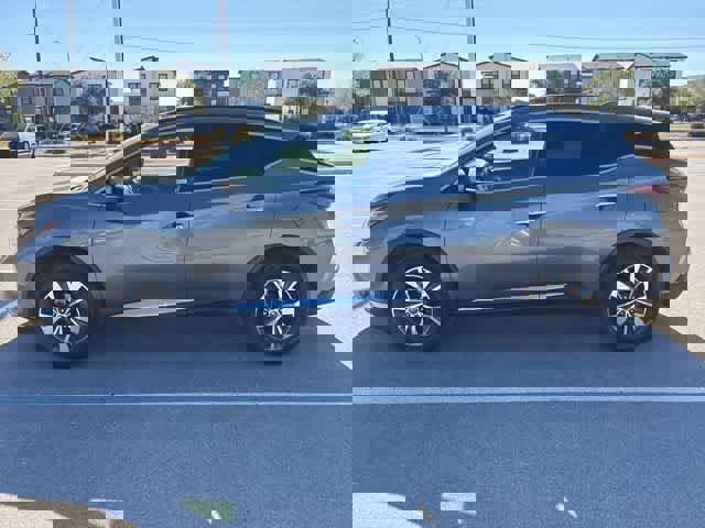 Used 2020 Nissan Murano SV image 2