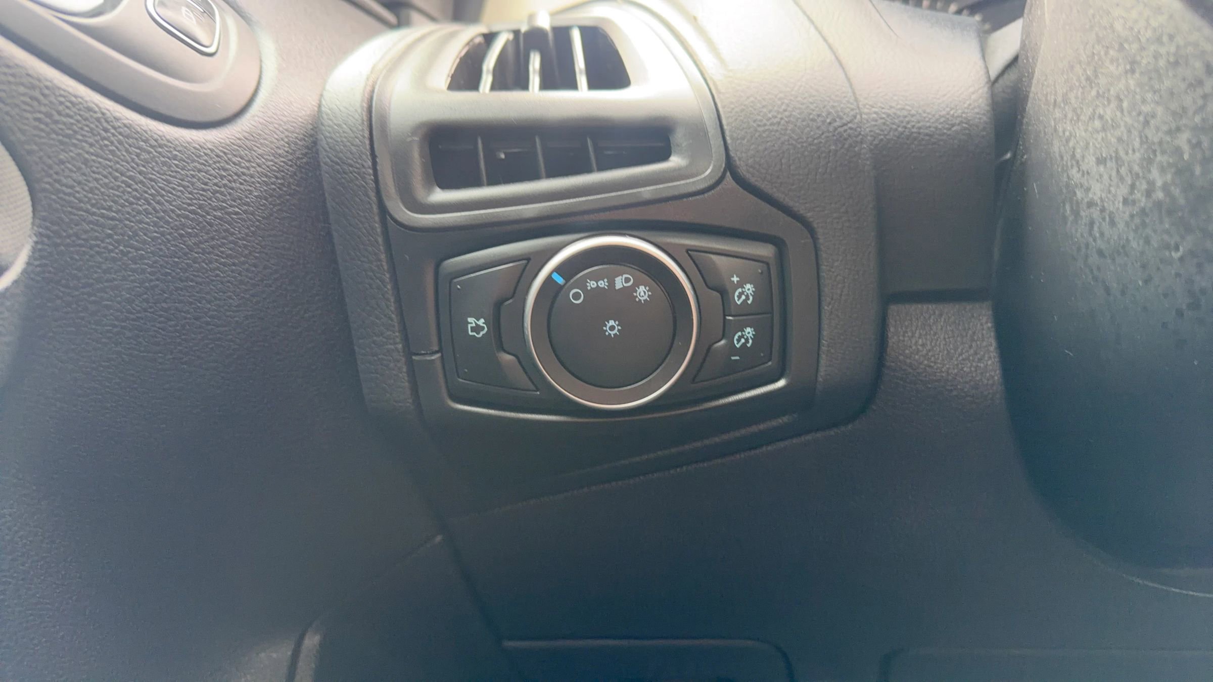 Used 2017 Ford Focus SE image 27