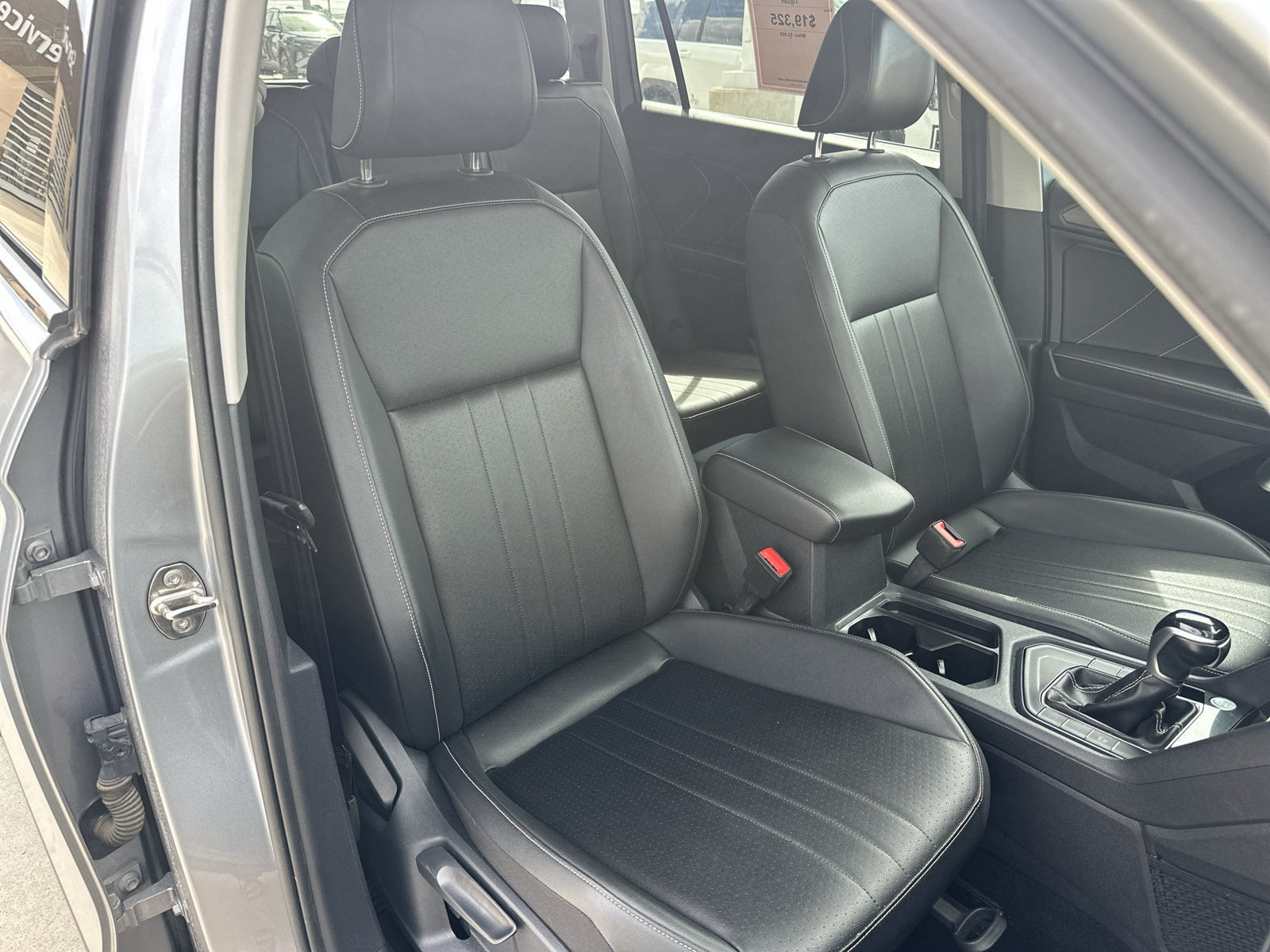 Used 2023 Volkswagen Tiguan SE FWD image 28