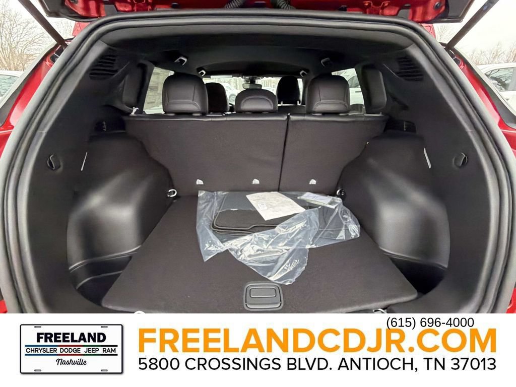 New 2026 Jeep Compass Latitude AWD/4WD image 12