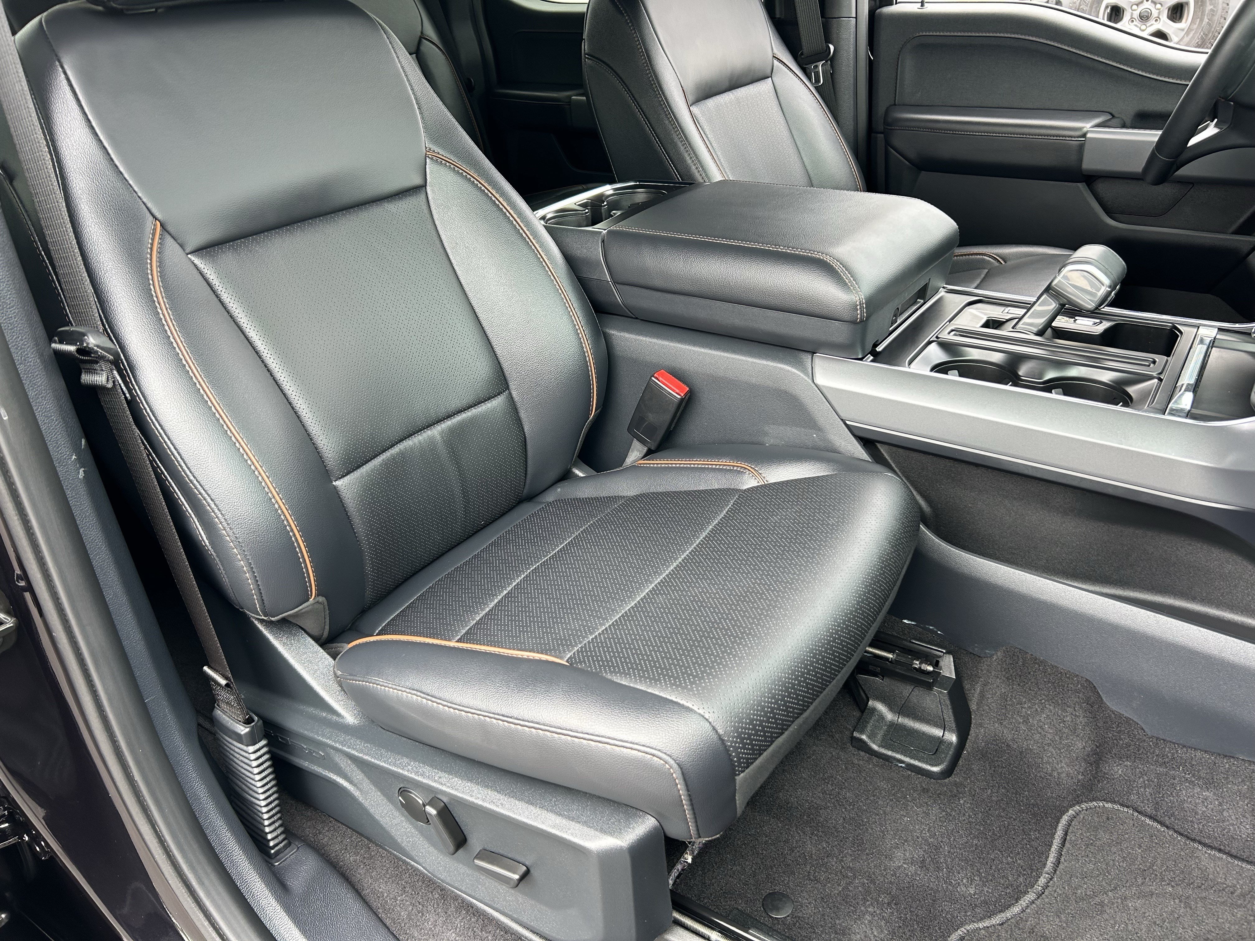Used 2025 Ford F150 Lariat AWD/4WD image 8