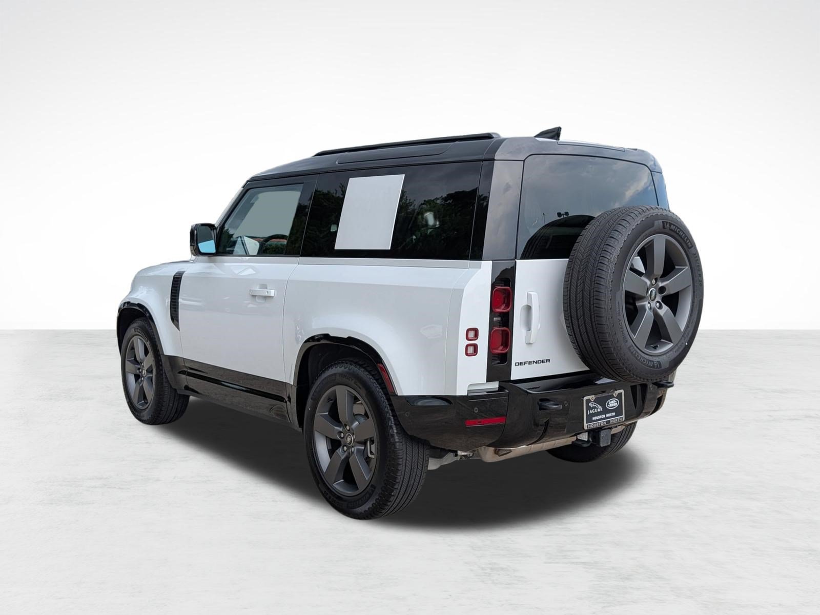 Used 2025 Land Rover Defender 90 X-Dynamic SE AWD/4WD image 3