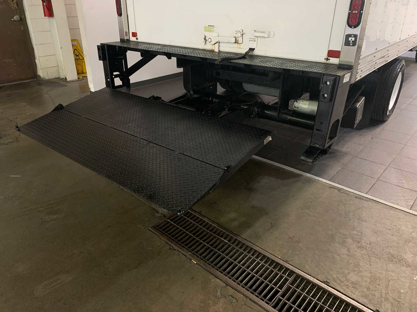 Used 2023 Ford E-350 and Econoline 350 Super Duty w/ Power Windows & Locks Group RWD image 5