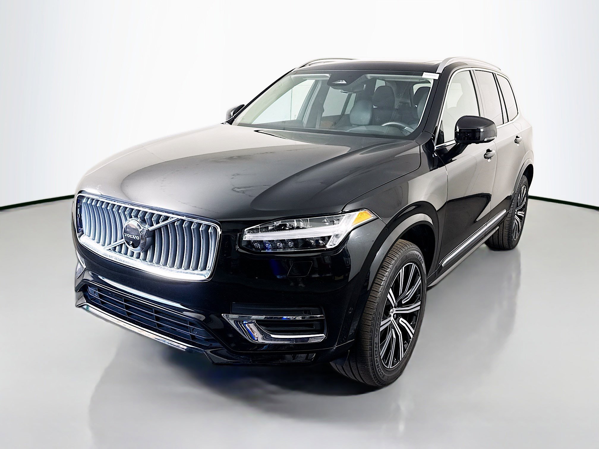 Used 2024 Volvo XC90 B5 Plus image 4