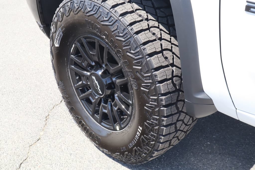 New 2026 Chevrolet Silverado 2500 ZR2 w/ LPO, Dark Essentials Package AWD/4WD image 11
