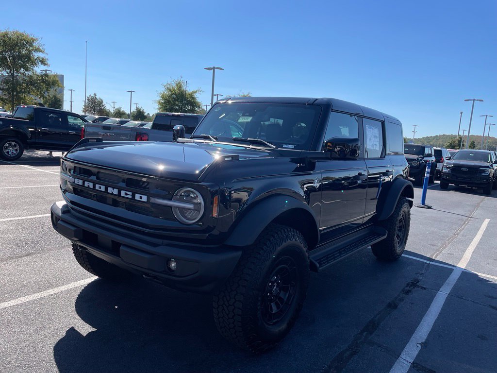 New 2026 Ford Bronco Outer Banks w/ Sasquatch Package AWD/4WD image 3