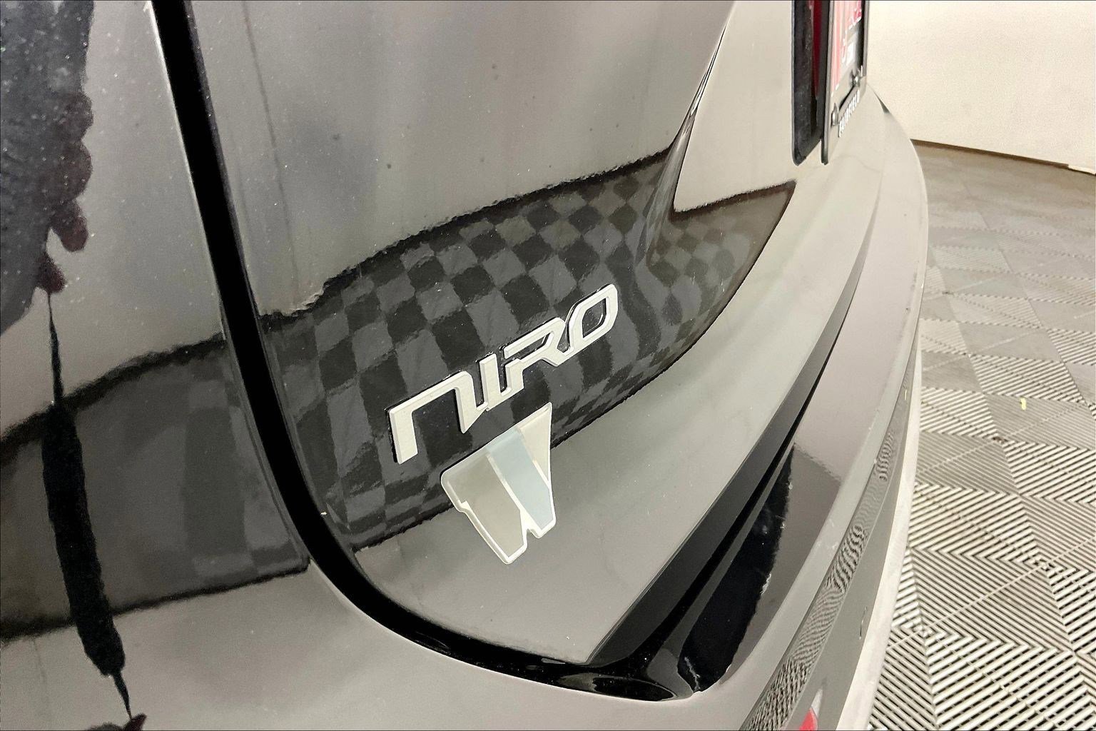 Used 2024 Kia Niro EX image 24