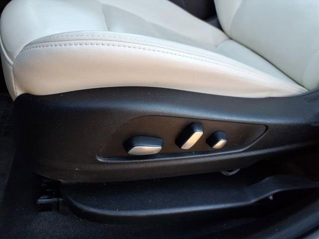 Used 2023 Cadillac XT6 Sport w/ Technology Package image 13