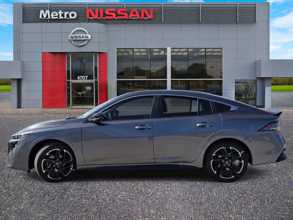 New 2026 Nissan Sentra SR w/ SR Premium Package FWD image 3