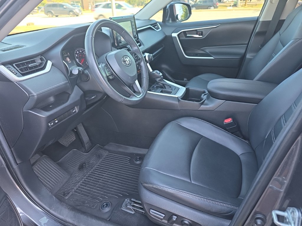 Certified 2022 Toyota RAV4 XLE Premium FWD image 9