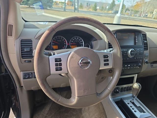 Used 2011 Nissan Pathfinder SV image 16