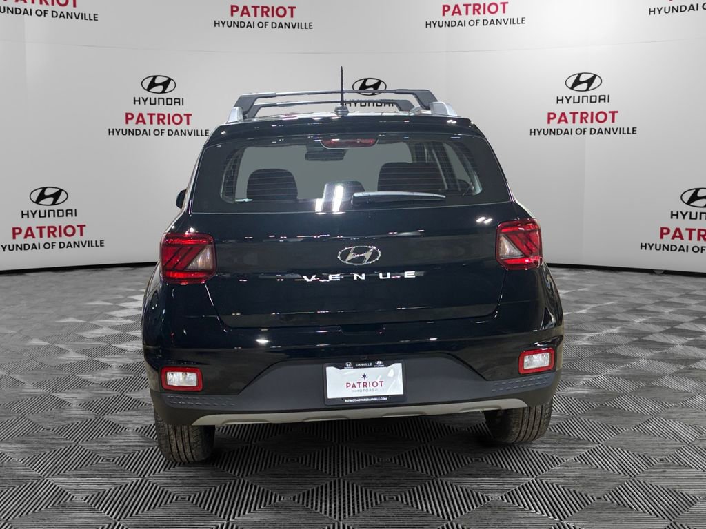 New 2026 Hyundai Venue SEL FWD image 4