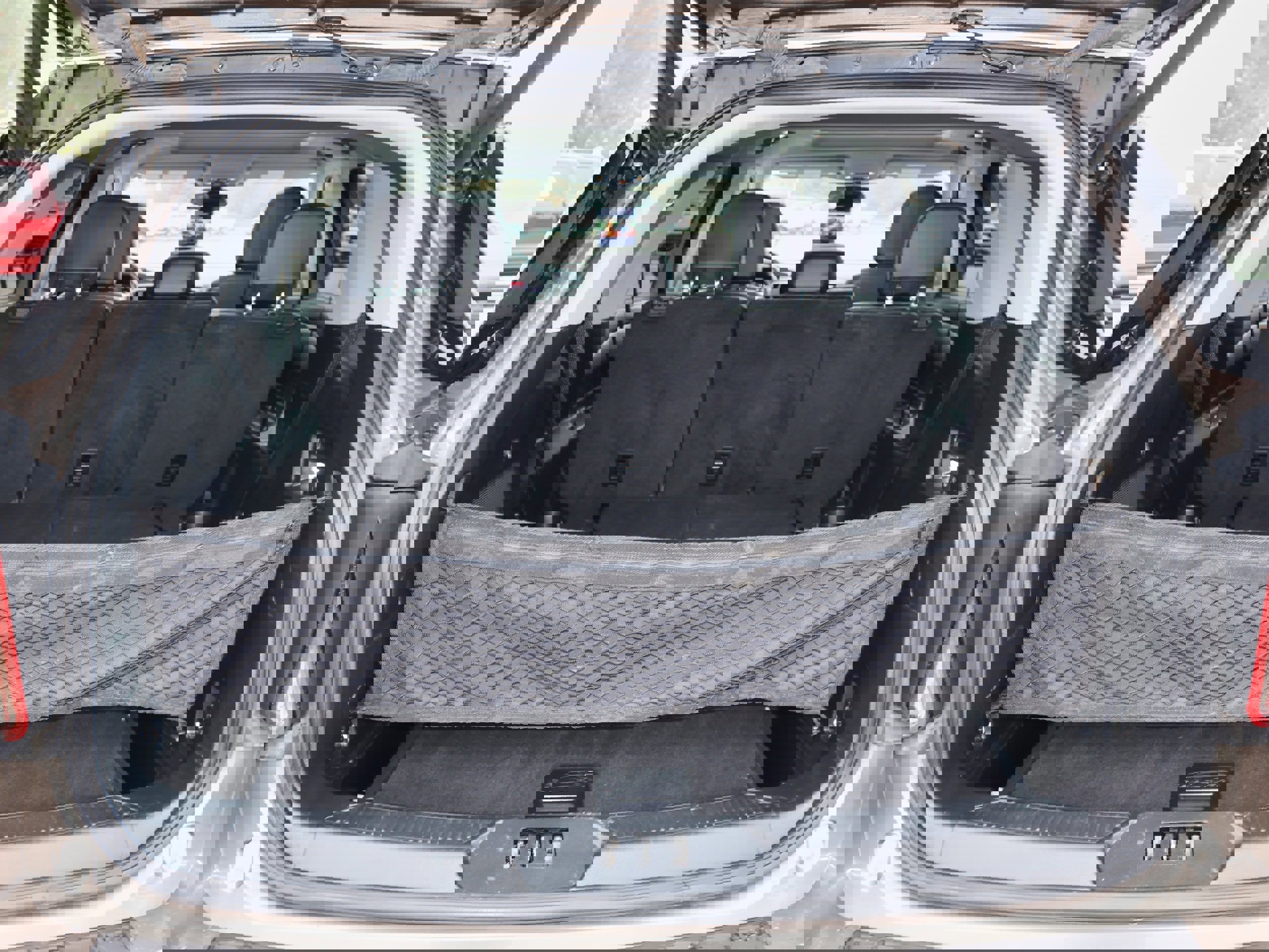 Used 2021 Ford Explorer XLT w/ Equipment Group 202A image 9