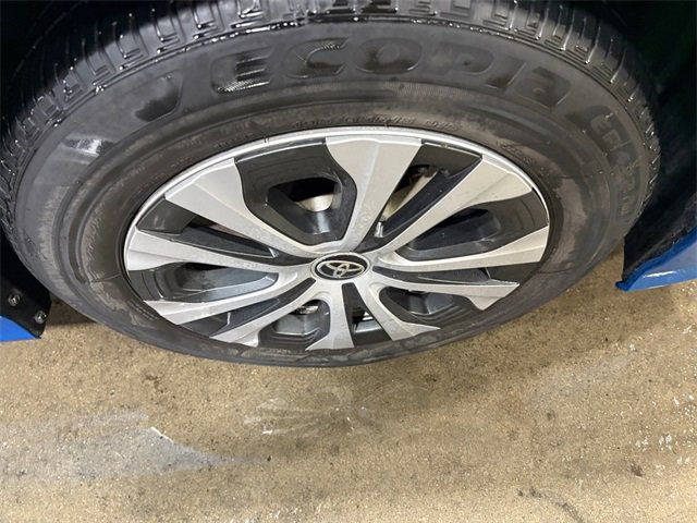 Used 2021 Toyota Prius LE w/ Carpet Mat Package (TMS) image 19