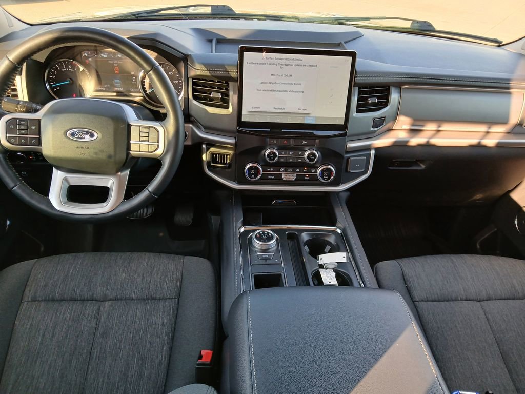 Used 2024 Ford Expedition XLT image 9