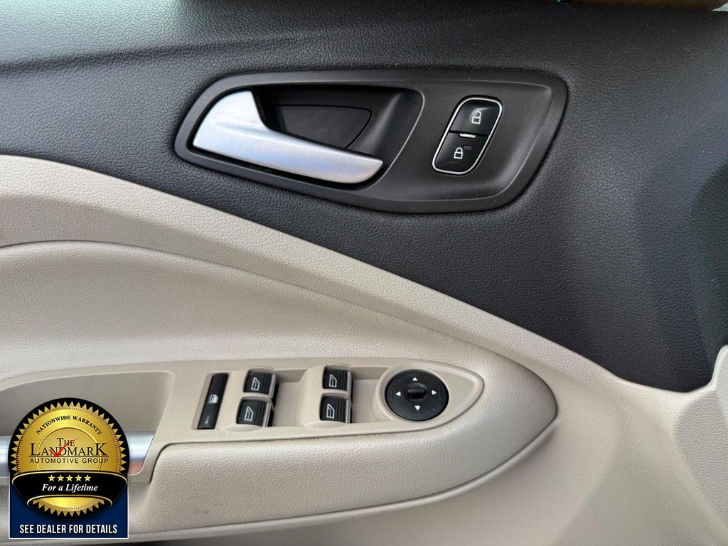 Used 2017 Ford Escape SE w/ Equipment Group 201A FWD image 8
