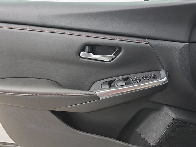 Used 2025 Nissan Sentra SR FWD image 26