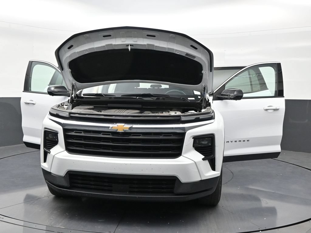 Used 2024 Chevrolet Traverse LS FWD image 33