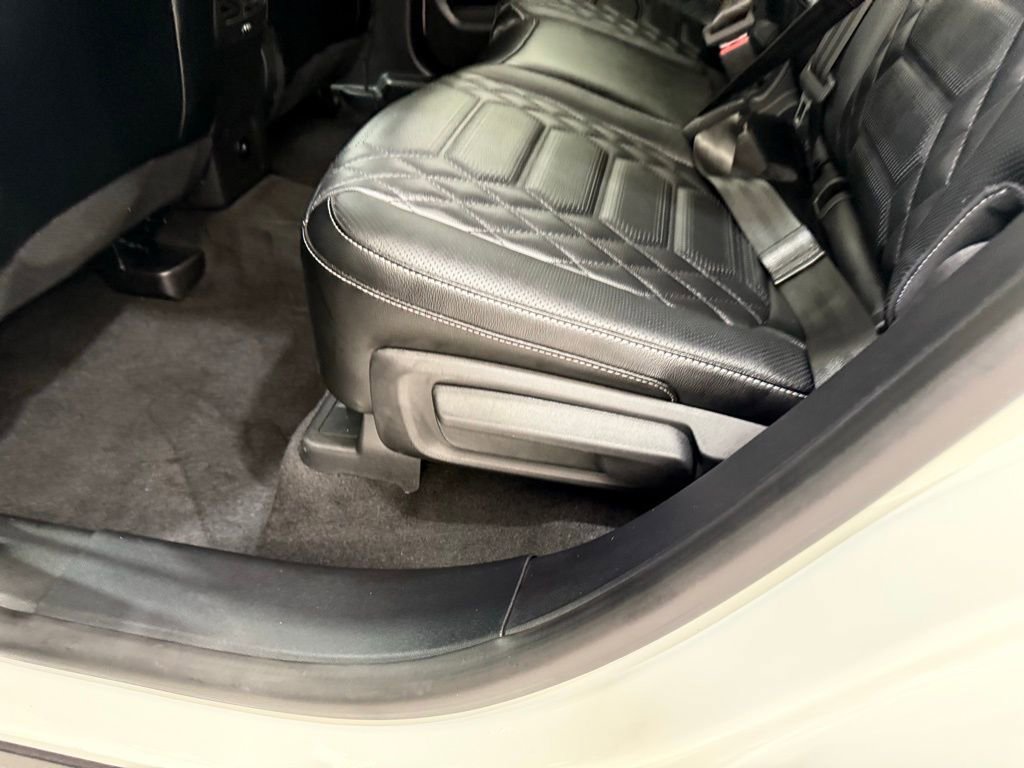 New 2024 Ford Escape SE w/ PHEV Premium Package image 16