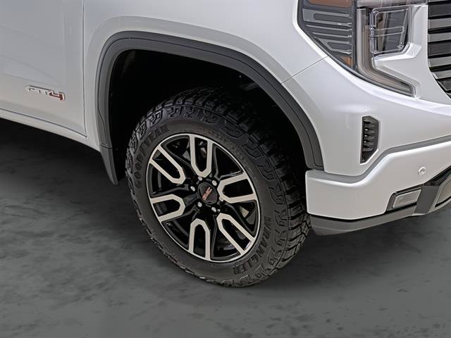 Used 2024 GMC Sierra 1500 AT4 w/ Technology Package AWD/4WD image 15