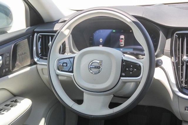 New 2025 Volvo V60 B5 Cross Country Ultra w/ Protection Package Premier image 16