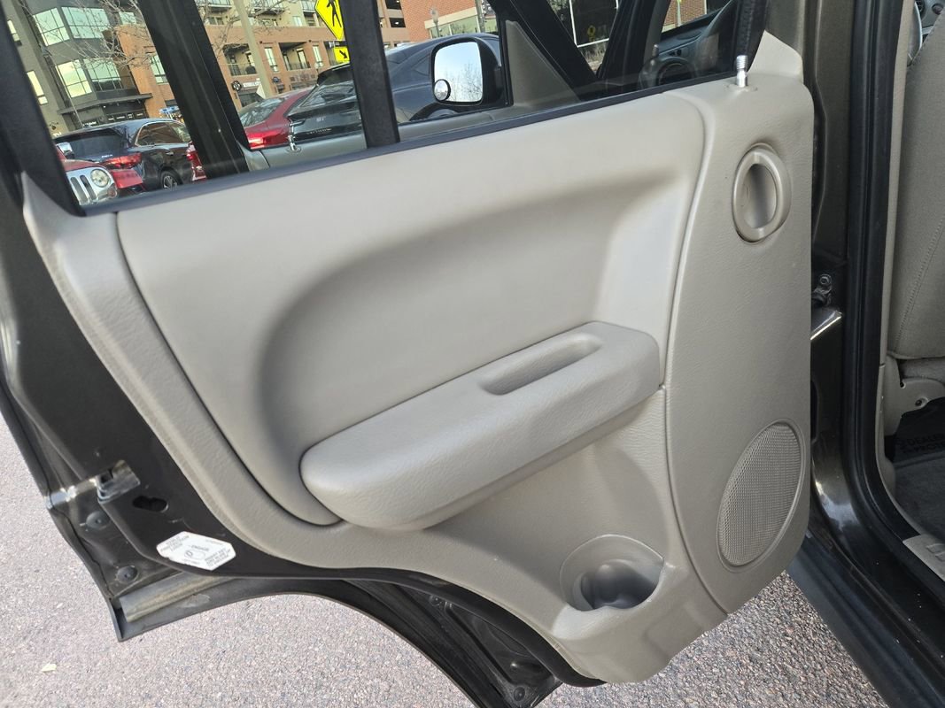 Used 2005 Jeep Liberty Renegade image 18