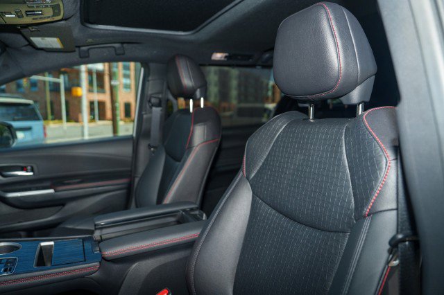 Used 2025 Toyota Sienna XSE w/ XSE Plus Package image 17