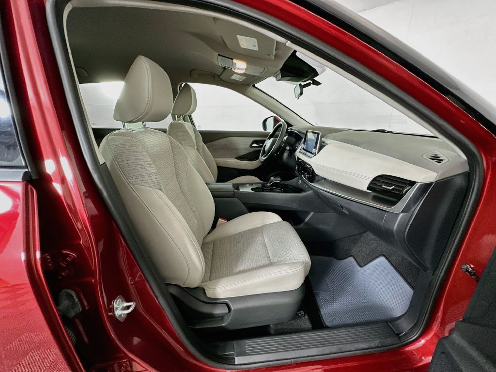 Used 2021 Nissan Rogue SV FWD image 25