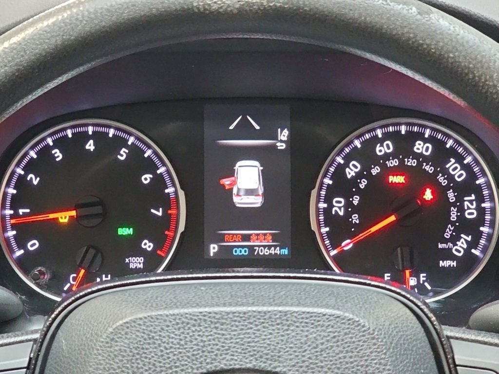 Used 2021 Toyota RAV4 XLE w/ Convenience Package image 19