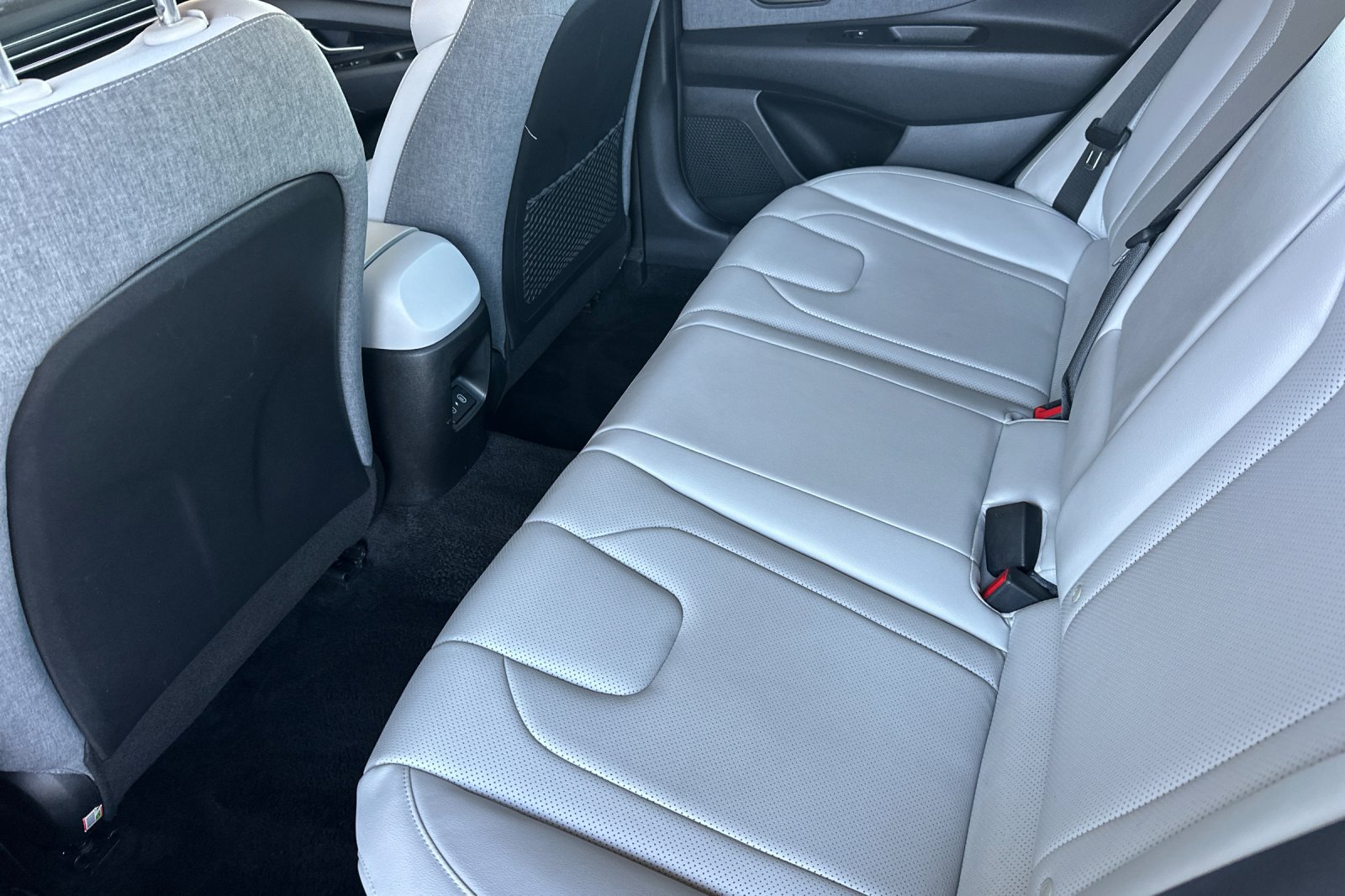 Used 2024 Hyundai Elantra Limited FWD image 11
