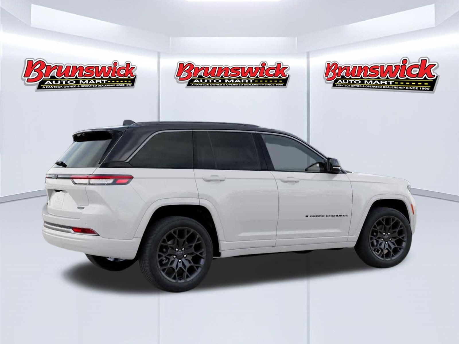 New 2027 Jeep Grand Cherokee Summit AWD/4WD image 4