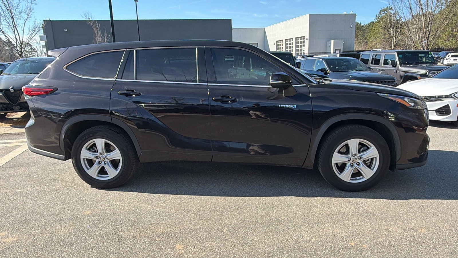 Used 2020 Toyota Highlander LE image 7