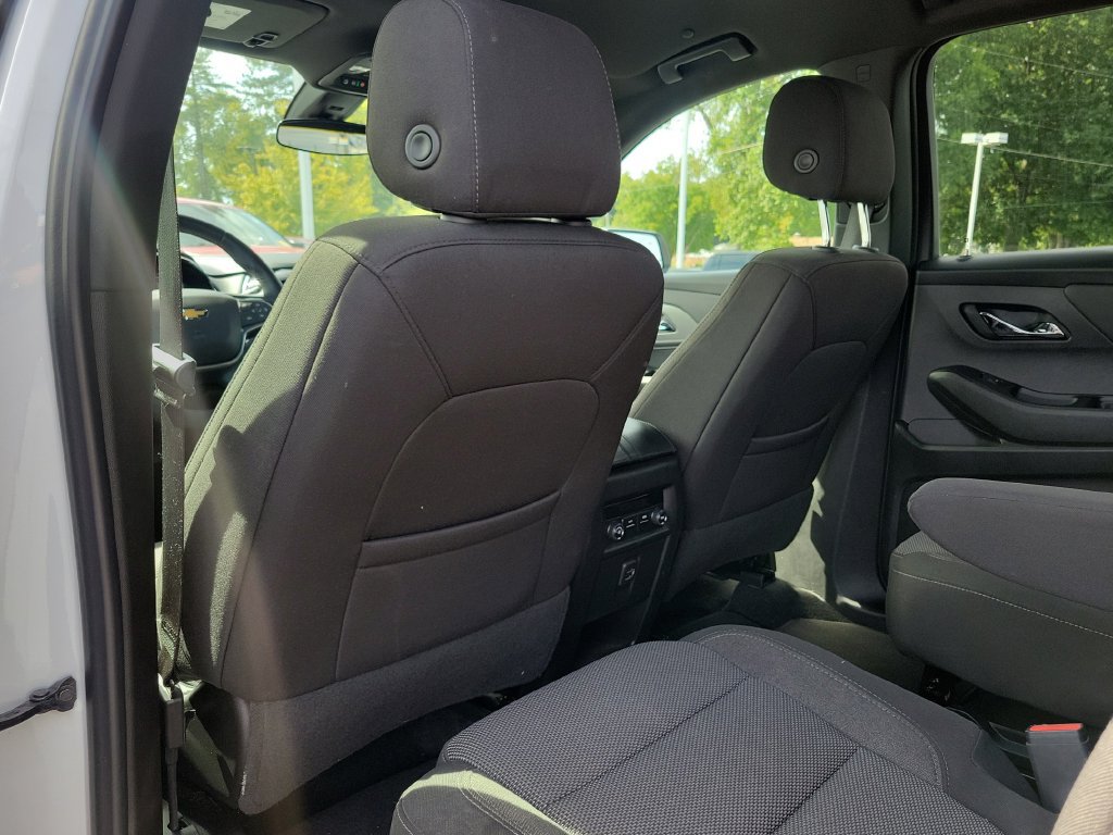 Used 2023 Chevrolet Traverse LT FWD image 18