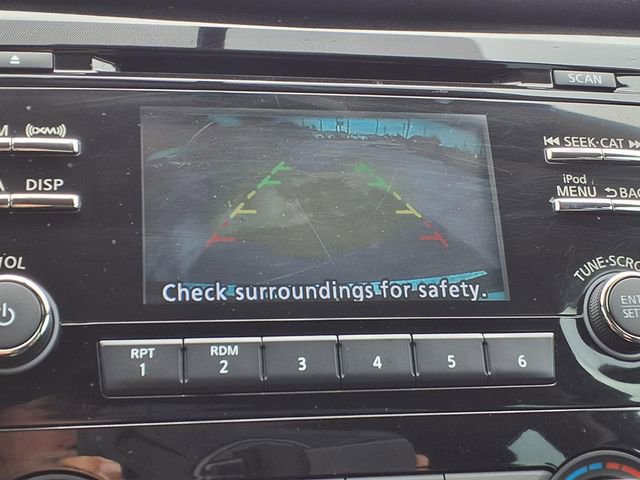 Used 2017 Nissan Rogue S image 19