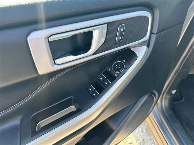 Certified 2022 Ford Explorer XLT w/ Equipment Group 202A image 19