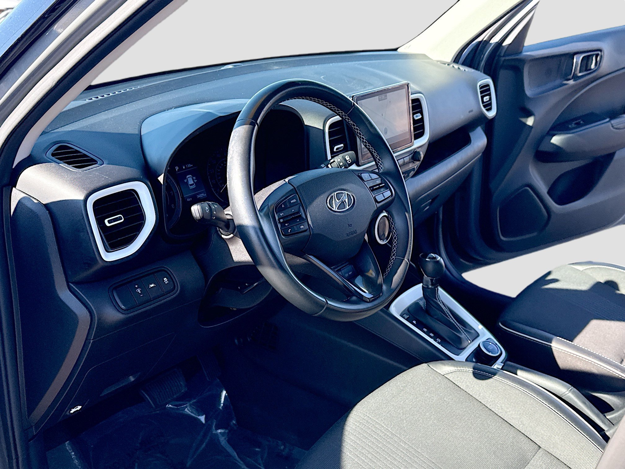 Certified 2022 Hyundai Venue Limited image 4