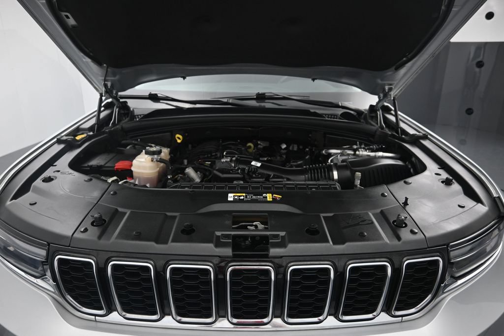 Used 2021 Jeep Grand Cherokee L Limited RWD image 31