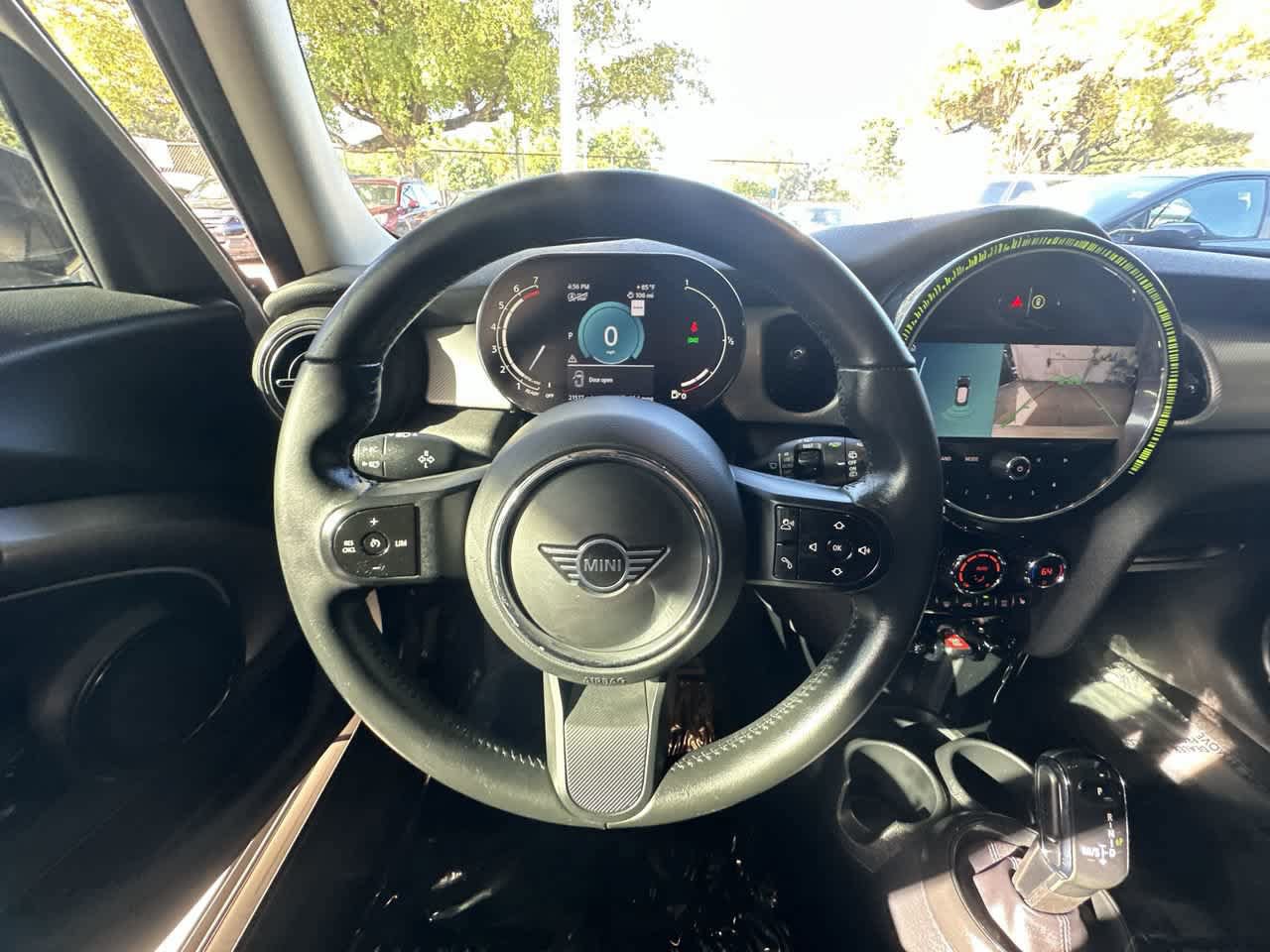 Used 2022 MINI Cooper 4-Door Hardtop FWD image 15