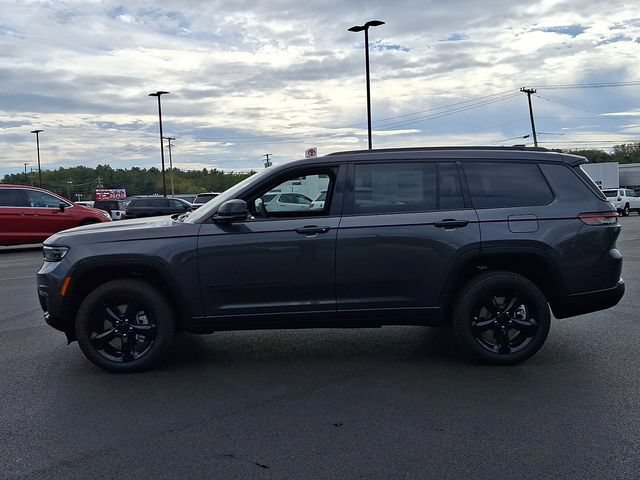 New 2025 Jeep Grand Cherokee L Limited w/ Black Appearance Package AWD/4WD image 7